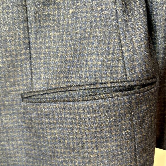 Armani Collezioni Men's Two Button Blazer Gray/Blue Size 44R Made in Italy. - Picture 3 of 16
